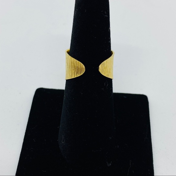 Vintage style Gold Ring - Picture 3 of 7